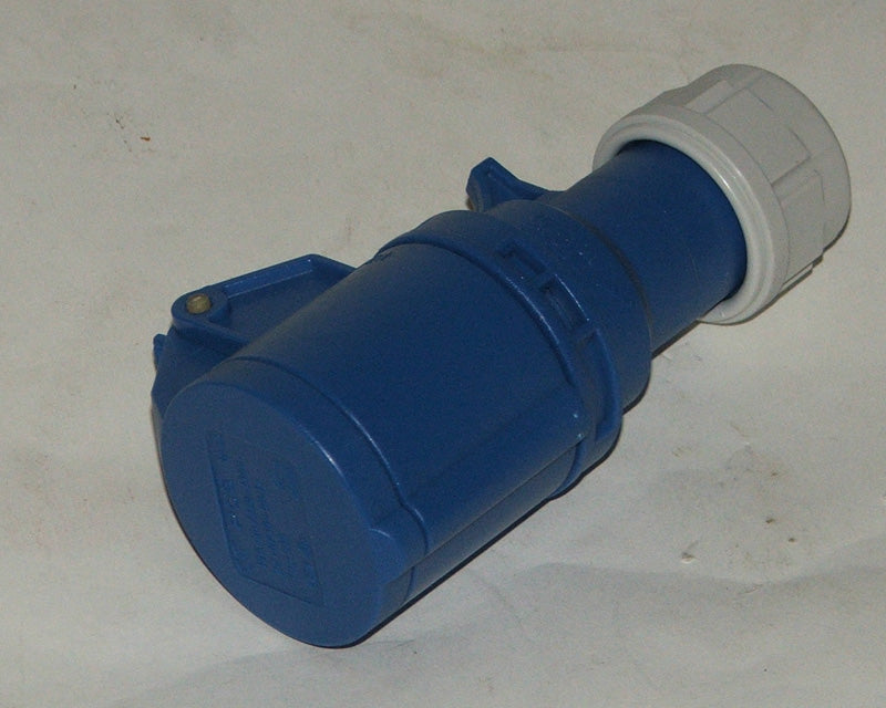Socket 240V 3 Pin 16A Blue Gw240/16/3C